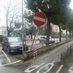 Segnaletica divelta: atti di vandalismo a Porto San Giorgio