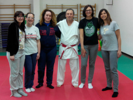 Maestro Cesanelli con la presidente Strappato ed alcune mamme di Sant'Elpidio a Mare