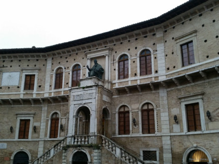 Palazzo dei Priori, sede del consiglio comunale di Fermo