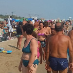 Commercianti di merce contraffatta sulla spiaggia di Lido di Fermo