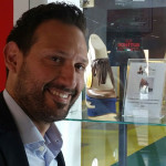 Alessio Terrenzi con la calzatura esposta al Micam di Milano