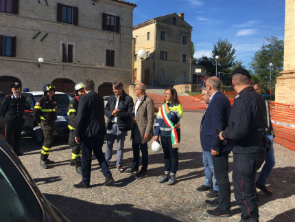 Luca Ceriscioli in visita nel fermano dopo il terremoto