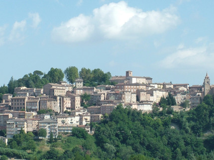 Veduta di Amandola (foto da Wikipedia)