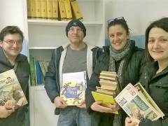 Allestimento biblioteca a cura dell'Associazione Arcobaleno