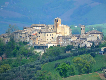 Veduta di Monteleone di Fermo