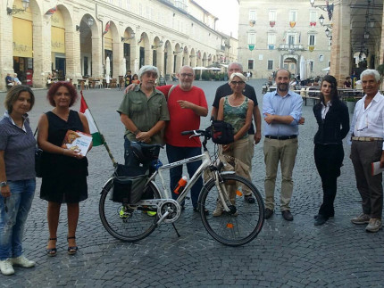 Il ciclotour solidale di Marchitelli è approdato a Fermo