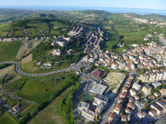 Panorama cittadino di Fermo, veduta aerea