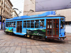 Promozione turistica delle Marche sui tram di Milano