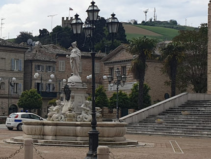 Veduta di Piazza San Giorgio a Porto San Giorgio