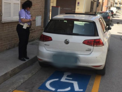 Multe a Porto San Giorgio per sosta su spazi destinati ai portatori di handicap