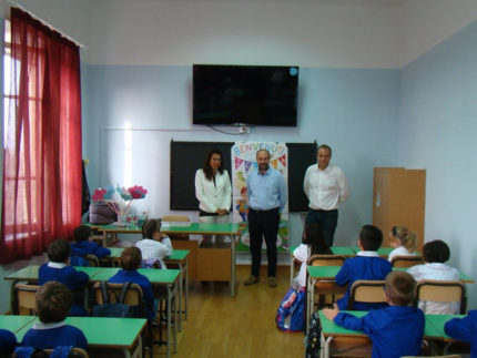 Primo giorno di scuola a Fermo. Il sindaco saluta le nuove classi