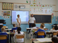 Primo giorno di scuola a Sant'Elpidio a Mare. Il sindaco saluta le nuove classi