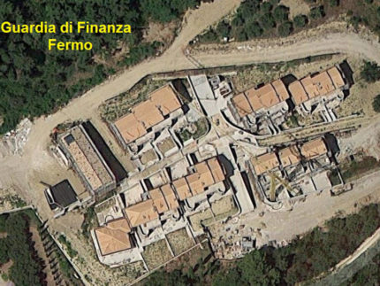 Complesso residenziale sequestrato dalla Guardia di Finanza di Fermo