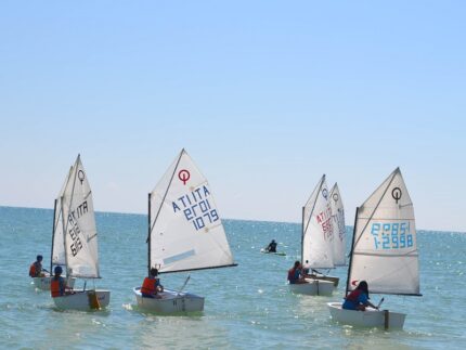 Giovani velisti a Porto Sant'Elpidio