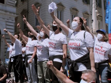 Proteste degli operai della Whirpool di Napoli