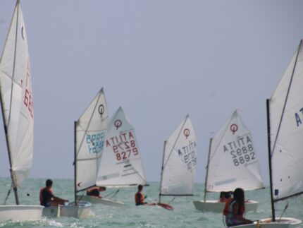 Giovani velisti a Porto Sant'Elpidio