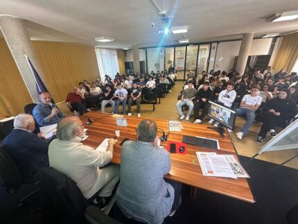 Incontro all'ITET "Carducci-Galilei" di Fermo