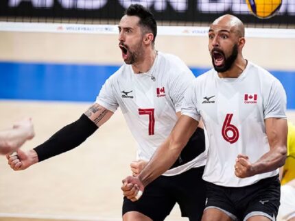 Danny Demyanenko esulta con la maglia del Canada insieme a Stephen Maar