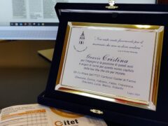 Targa per la dirigente scolastica Cristina Corradini