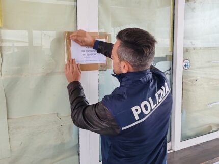 Sospensione temporanea dell'attività per uno chalet di Porto Sant'Elpidio