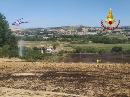 Incendio a Magliano di Tenna