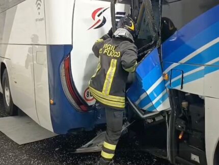 Tamponamento a catena sull'A14