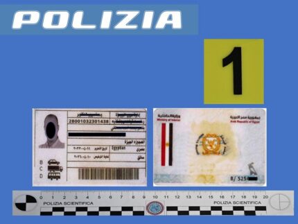 Automobilista fermato con una patente falsa