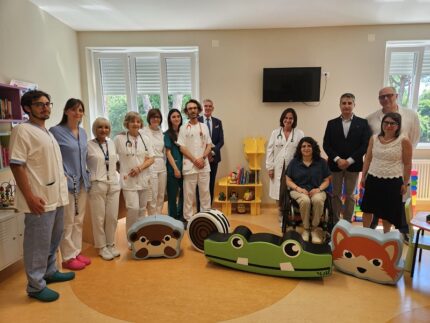 Donazione al reparto di Pediatria dell'ospedale Murri