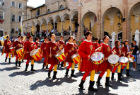 Spettacolo di tamburini alla Cavalcata dell'Assunta