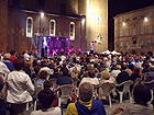 I Calanti, pienone in piazza